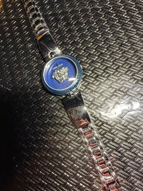 New Silver Stainless Steel Back Round Watch with Clear Strap